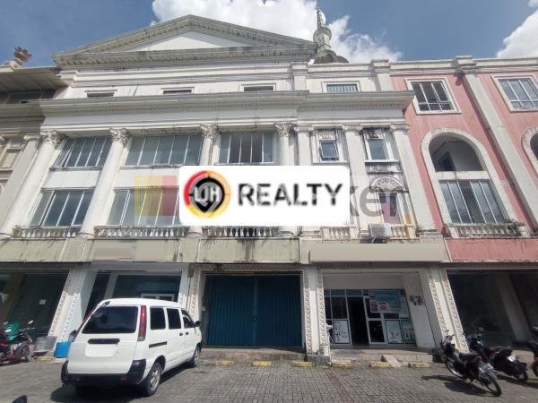Lokasi strategis! Rumah siap pakai disewakan di Batam Kota LB 260m2 Lokasi strategis! Rumah siap pakai disewakan di Batam Kota LB 260m2