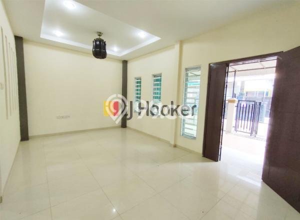 DIJUAL CEPAT! Rumah Ready Stock Area Strategis Nagoya, Luas 87m² Bangunan 220m² DIJUAL CEPAT! Rumah Ready Stock Area Strategis Nagoya, Luas 87m² Bangunan 220m²