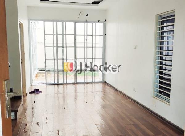 Rumah LT 136m² / LB 144m² Area Strategis di Batu Besar, Batam Rumah LT 136m² / LB 144m² Area Strategis di Batu Besar, Batam