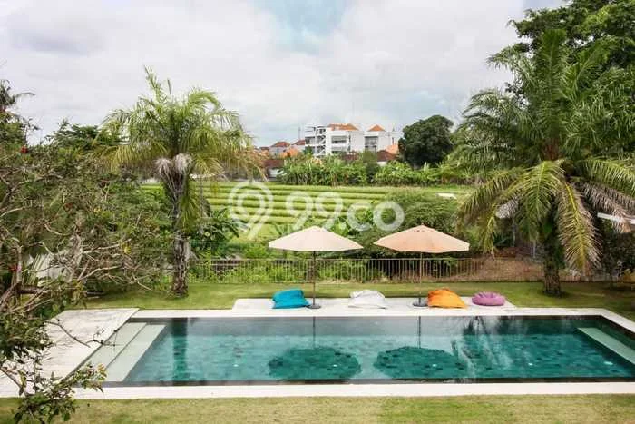 Rumah Elit LB 473m2 Siap Pakai Desain Elegan di Kerobokan Kelod, Badung Rumah Elit LB 473m2 Siap Pakai Desain Elegan di Kerobokan Kelod, Badung