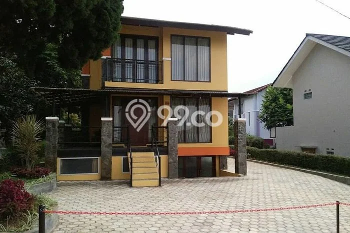 LOKASI TERBAIK! Vila Kawasan , Luas 200m2m², Kawasan Tenang dan aman LOKASI TERBAIK! Vila Kawasan , Luas 200m2m², Kawasan Tenang dan aman