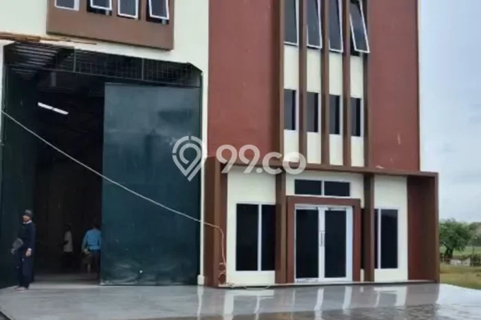 Gudang untuk Disewa di Pusat Tangerang Luas Bangunan 576m2 Gudang untuk Disewa di Pusat Tangerang Luas Bangunan 576m2