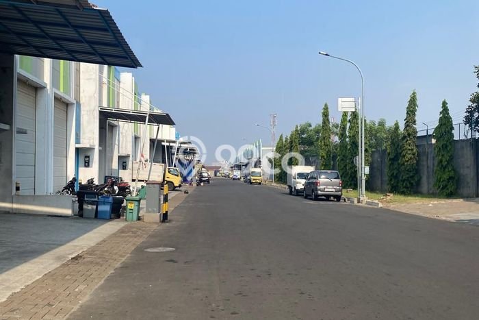Gudang Kawasan , Luas 180m2m², Lokasi Komersial, Siap Operasional Gudang Kawasan , Luas 180m2m², Lokasi Komersial, Siap Operasional