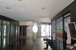 Rumah Mewah LB 500m2 Siap Pakai Desain Elegan di Dago, Bandung Rumah Mewah LB 500m2 Siap Pakai Desain Elegan di Dago, Bandung