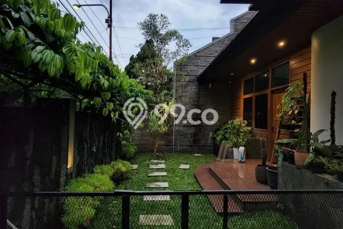 Rumah Elit Modern Tanpa Renovasi di BKR Bandung Rumah Elit Modern Tanpa Renovasi di BKR Bandung