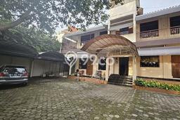 Dijual Rumah Mewah Megah Dengan View Eksklusif di Dago, Bandung Dijual Rumah Mewah Megah Dengan View Eksklusif di Dago, Bandung