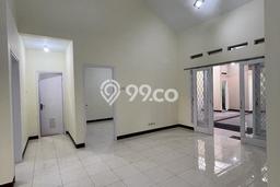 Bisa KPR! Rumah Kota Baru Parahyangan, Bandung, LT 200m² Bangunan 150m² Bisa KPR! Rumah Kota Baru Parahyangan, Bandung, LT 200m² Bangunan 150m²