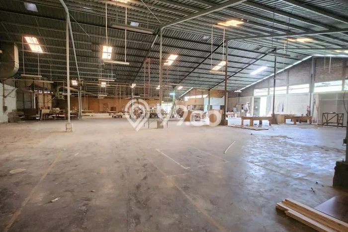 Unit Gudang Dijual di Cibitung Bekasi Luas Tanah 39115m2, Luas Bangunan 10500m2 Unit Gudang Dijual di Cibitung Bekasi Luas Tanah 39115m2, Luas Bangunan 10500m2