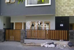 Kost Dijual di Sleman dengan 11 KT dan Luas 251m2 Kost Dijual di Sleman dengan 11 KT dan Luas 251m2