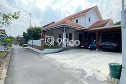 Rumah Modern 4 KT di Sleman Yogyakarta Full Furnished Rumah Modern 4 KT di Sleman Yogyakarta Full Furnished