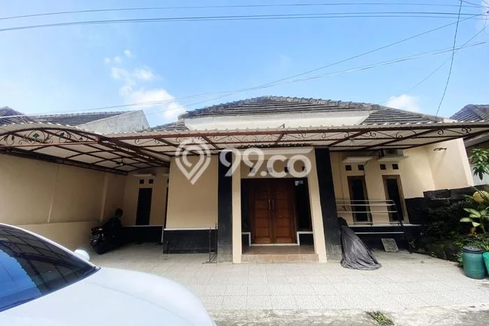 Rumah Luas Asri 3 KT Siap Pakai di Sleman Yogyakarta Rumah Luas Asri 3 KT Siap Pakai di Sleman Yogyakarta
