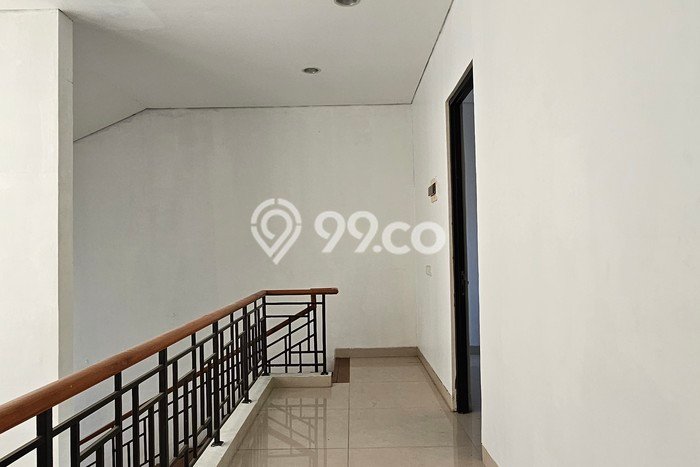Rumah Elit LB 215m2 Siap Pakai Desain Elegan di BSD Green Wich, Tangerang Rumah Elit LB 215m2 Siap Pakai Desain Elegan di BSD Green Wich, Tangerang