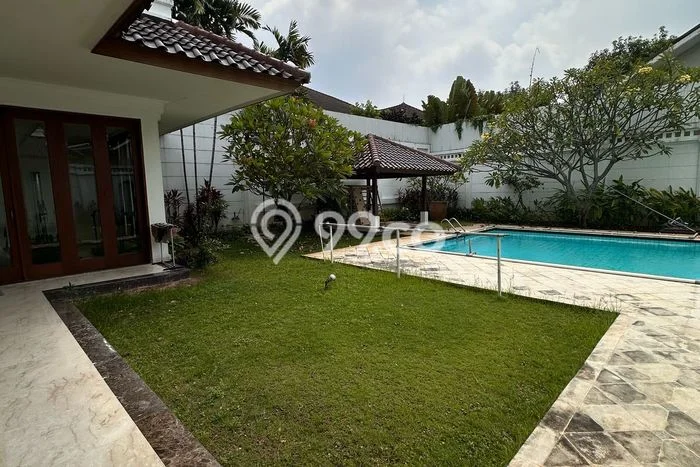Vila di , Ukuran 1230m2m², Dekat ke berbagai fasilitas umum Vila di , Ukuran 1230m2m², Dekat ke berbagai fasilitas umum