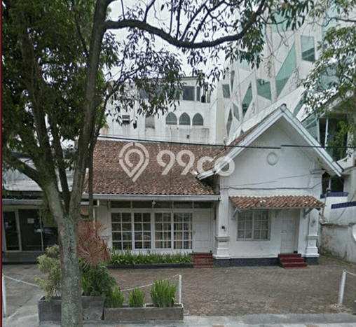 Rumah Luas Tanah 665m² di Sumurbandung, Bandung - Lokasi Strategis Rumah Luas Tanah 665m² di Sumurbandung, Bandung - Lokasi Strategis