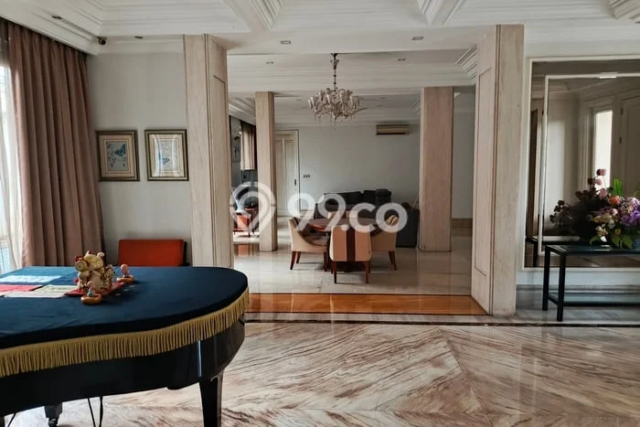 Jual Rumah Mewah Elegan Dengan View Cantik di Intercon, Jakarta Barat Jual Rumah Mewah Elegan Dengan View Cantik di Intercon, Jakarta Barat