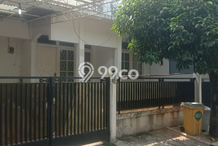 Disewakan! Rumah 3 Kamar Tidur &
2 Kamar Mandi di Bintaro, Tangerang Selatan Disewakan! Rumah 3 Kamar Tidur &
2 Kamar Mandi di Bintaro, Tangerang Selatan