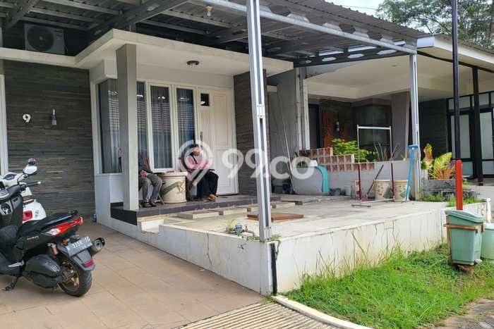 Jual Rumah Bagus Siap Huni LB 70m2 di Banyumanik, Semarang Jual Rumah Bagus Siap Huni LB 70m2 di Banyumanik, Semarang