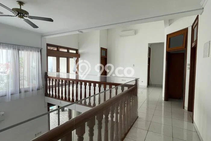 Sewa Rumah Nyaman di Pondok Indah LT 420m2 / LB 500m2 Siap Huni Sewa Rumah Nyaman di Pondok Indah LT 420m2 / LB 500m2 Siap Huni