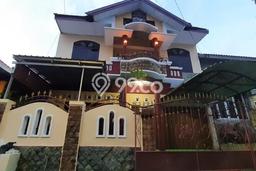 Hunian Cantik Modern Lb 300m2 di Semarang Tengah, Semarang Hunian Cantik Modern Lb 300m2 di Semarang Tengah, Semarang