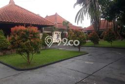 Jual Rumah Luas Megah Dengan View Eksklusif di Bambu Apus, Jakarta Timur Jual Rumah Luas Megah Dengan View Eksklusif di Bambu Apus, Jakarta Timur