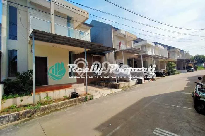 HARGA SPESIAL! Rumah kawasan Jati Asih, Dekat Fasilitas, 3 KT, LT 90m² Bangunan 100m² HARGA SPESIAL! Rumah kawasan Jati Asih, Dekat Fasilitas, 3 KT, LT 90m² Bangunan 100m²