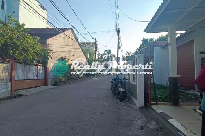 PROPERTI UNGGULAN! Rumah area Jatiwaringin, 3 KT, Lingkungan Premium, LT 150m² Bangunan 125m² PROPERTI UNGGULAN! Rumah area Jatiwaringin, 3 KT, Lingkungan Premium, LT 150m² Bangunan 125m²