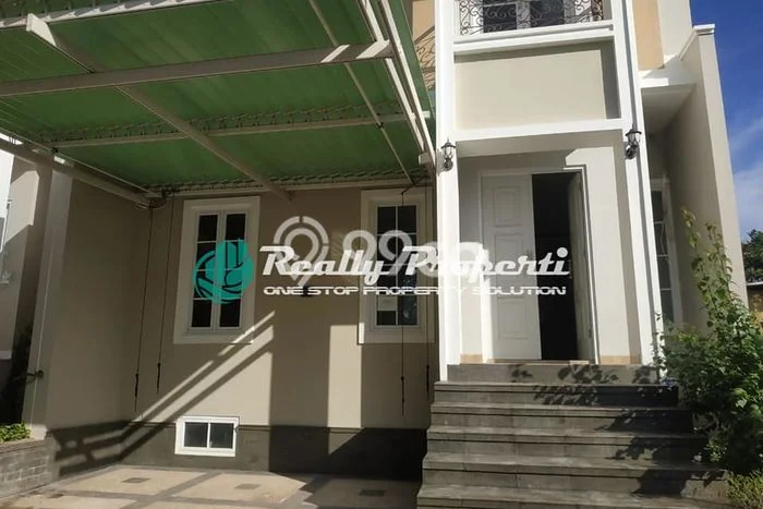 Lokasi strategis! Rumah siap pakai disewakan di Cipayung LB 185m2 Lokasi strategis! Rumah siap pakai disewakan di Cipayung LB 185m2
