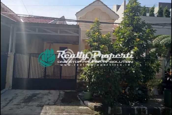 Rumah area Cikunir, Dekat Tol, 2 KT, Luas 105m² LB 48m² Rumah area Cikunir, Dekat Tol, 2 KT, Luas 105m² LB 48m²