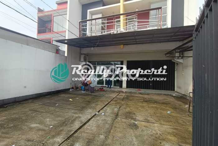Ruko Area Premium Kawasan , Luas 238m2m², Disewakan, Pusat Komersial Ruko Area Premium Kawasan , Luas 238m2m², Disewakan, Pusat Komersial