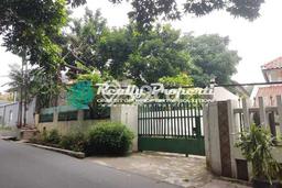 HARGA SPECIAL! Rumah Strategis lokasi Cilandak, LT 738m² LB 300m² HARGA SPECIAL! Rumah Strategis lokasi Cilandak, LT 738m² LB 300m²