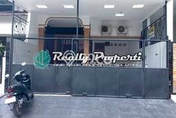 Dijual Rumah Premium dengan Fasilitas Sekitar Komplit di Duren Sawit, Jakarta Timur Dijual Rumah Premium dengan Fasilitas Sekitar Komplit di Duren Sawit, Jakarta Timur