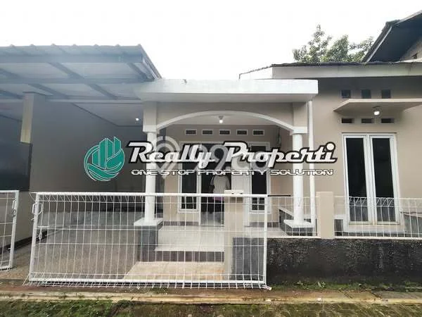 Disewakan! Rumah 3 Kamar Tidur &
1 Kamar Mandi di Jatimakmur, Bekasi Disewakan! Rumah 3 Kamar Tidur &
1 Kamar Mandi di Jatimakmur, Bekasi