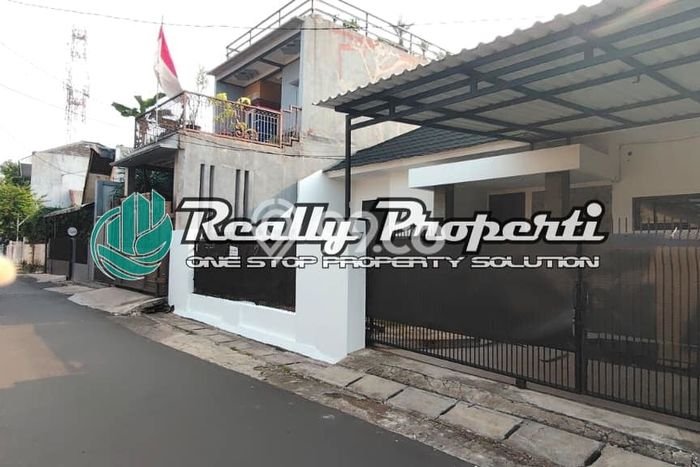 Rumah Strategis kawasan Jatiwaringin, 2 KM, Lingkungan Tenang, LT 200m2m² LB 160m2m² Rumah Strategis kawasan Jatiwaringin, 2 KM, Lingkungan Tenang, LT 200m2m² LB 160m2m²