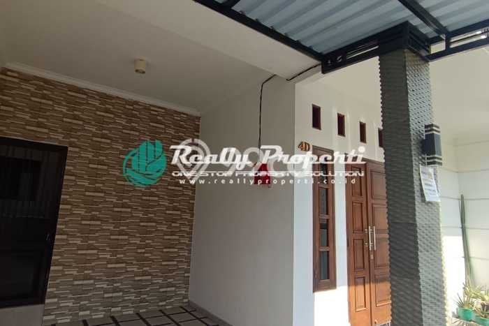 Disewakan! Rumah 3 Kamar Tidur &
2 Kamar Mandi di Pondok Kelapa, Jakarta Timur Disewakan! Rumah 3 Kamar Tidur &
2 Kamar Mandi di Pondok Kelapa, Jakarta Timur