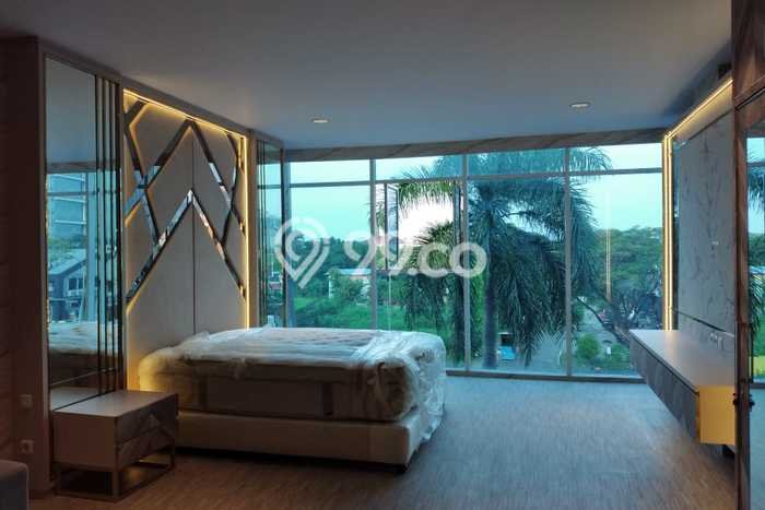 AREA BISNIS! Ruko Kawasan , Luas 300m2m², Jalan Utama, Strategis AREA BISNIS! Ruko Kawasan , Luas 300m2m², Jalan Utama, Strategis
