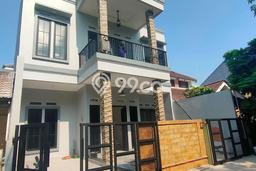 Jual Rumah Mewah Megah Dengan View Eksklusif di BSD Kencana Loka, Tangerang Jual Rumah Mewah Megah Dengan View Eksklusif di BSD Kencana Loka, Tangerang