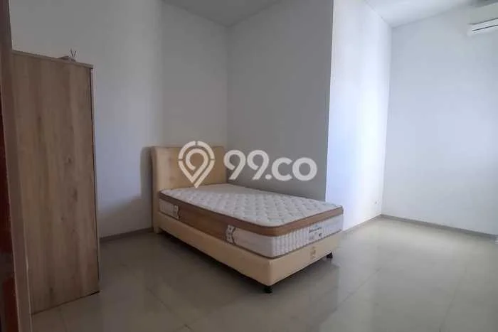 Disewakan! Rumah 4 Kamar Tidur &
3 Kamar Mandi di Hegarmanah, Bandung Disewakan! Rumah 4 Kamar Tidur &
3 Kamar Mandi di Hegarmanah, Bandung