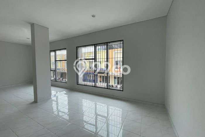 Jual Ruko di Kelapa Dua, Luas 162m², Lokasi Premium Jual Ruko di Kelapa Dua, Luas 162m², Lokasi Premium