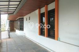 Rumah Luxury di Jakarta Timur Strategis Kondisi Terawat Rumah Luxury di Jakarta Timur Strategis Kondisi Terawat