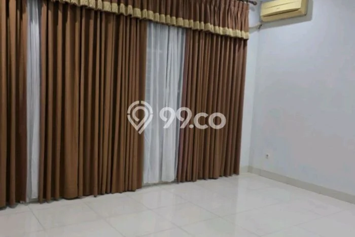 Rumah Sewa Jakarta Timur LT 335m2 LB 250m2 Kawasan Klender Rumah Sewa Jakarta Timur LT 335m2 LB 250m2 Kawasan Klender