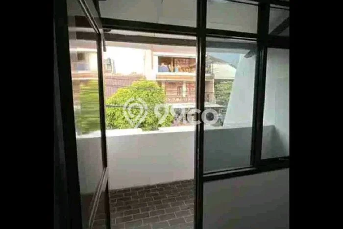 Disewakan! Rumah 4 Kamar Tidur &
2 Kamar Mandi di Pondok Kelapa, Jakarta Timur Disewakan! Rumah 4 Kamar Tidur &
2 Kamar Mandi di Pondok Kelapa, Jakarta Timur