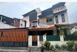 Jual Rumah Luas Megah Dengan View Eksklusif di Pondok Kelapa, Jakarta Timur Jual Rumah Luas Megah Dengan View Eksklusif di Pondok Kelapa, Jakarta Timur