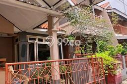 Rumah Disewakan Jakarta Timur LT 250m2 LB 300m2 Kawasan Pondok Kelapa Rumah Disewakan Jakarta Timur LT 250m2 LB 300m2 Kawasan Pondok Kelapa