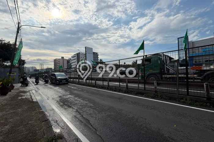 Kavling Tanah Lokasi Strategis di Kebon Jeruk, Jakarta Barat Disewakan 856m2 Kavling Tanah Lokasi Strategis di Kebon Jeruk, Jakarta Barat Disewakan 856m2