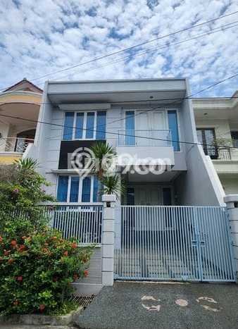 Rumah Mewah Dijual LT 165m2 di Grogol Petamburan, Jakarta Barat Rumah Mewah Dijual LT 165m2 di Grogol Petamburan, Jakarta Barat