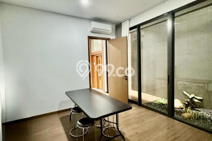 Rumah Elit Modern Siap Huni di BSD City Tangerang Rumah Elit Modern Siap Huni di BSD City Tangerang