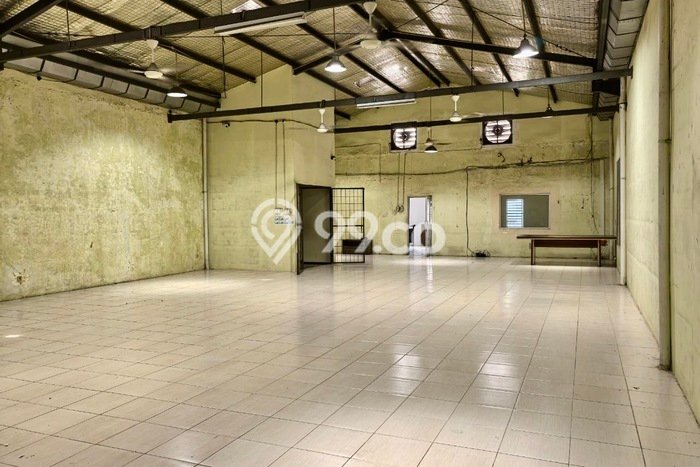 Unit Gudang Dijual di Jakarta Utara LT 240m2 & LB 720m2 Unit Gudang Dijual di Jakarta Utara LT 240m2 & LB 720m2