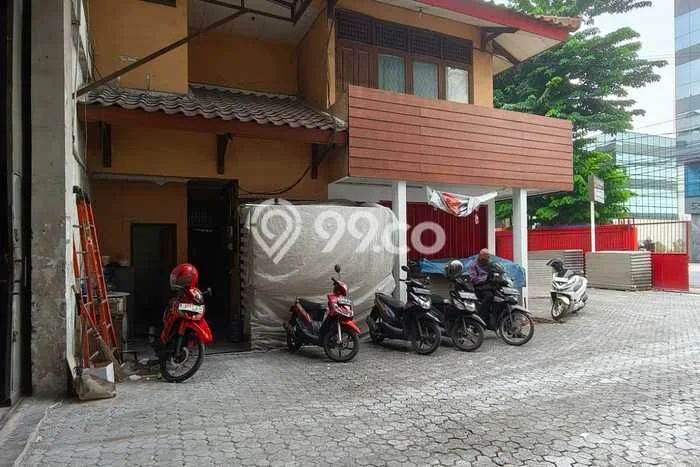 Lokasi Strategis! Dijual Gudang Bisnis di Kebayoran Lama, Jakarta Selatan Kondisi Bagus Lokasi Strategis! Dijual Gudang Bisnis di Kebayoran Lama, Jakarta Selatan Kondisi Bagus