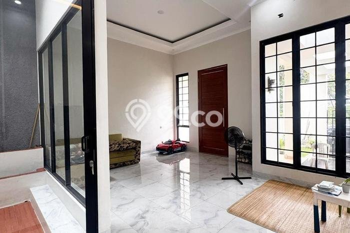 Rumah Elit Modern Tanpa Renovasi di Jelupang Tangerang Rumah Elit Modern Tanpa Renovasi di Jelupang Tangerang