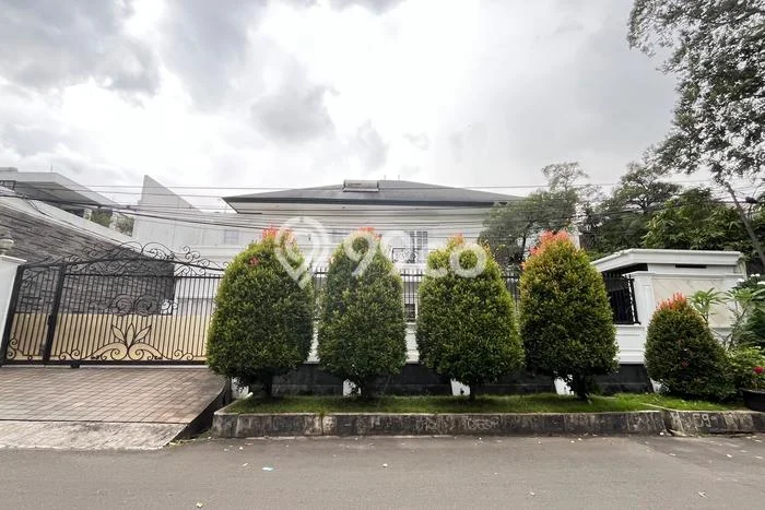 Siap Huni Hunian Elit 5 Kamar di Kebon Jeruk Dekat ke Mana Pun Siap Huni Hunian Elit 5 Kamar di Kebon Jeruk Dekat ke Mana Pun